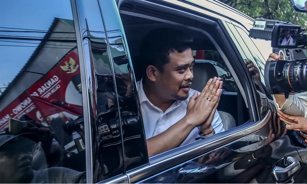 <p><strong>Kahiyang Dan Bobby Disebut Di Kasus Korupsi, Ini Respons Istana</strong></p>