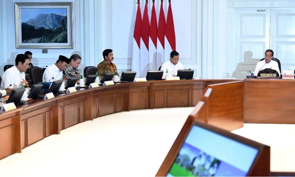 <p>Ratas Soal RAPBN 2025, Jokowi Minta Akomodasi Program Presiden Terpilih</p>
