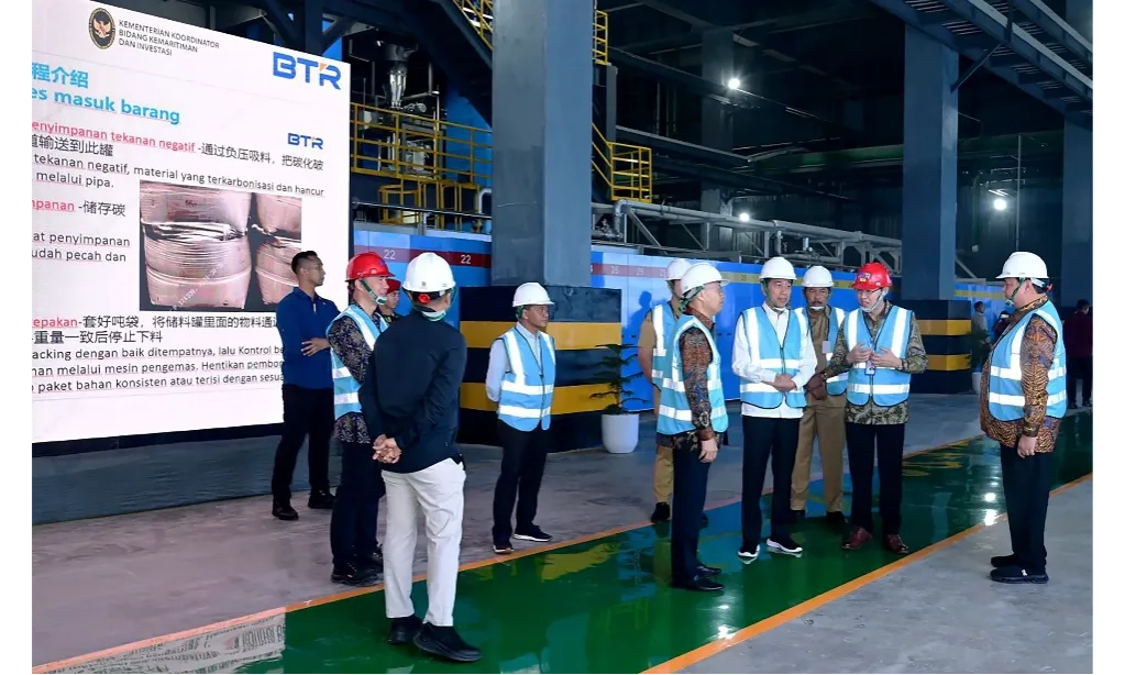 <p>Jokowi: Pabrik Anoda Baterai Litium KEK Kendal Perkuat Ekosistem EV</p>