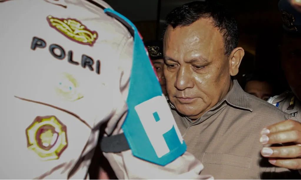 <p><b id="isPasted">Perkara Firli Bahuri Temui SYL Masuk Penyidikan</b></p>