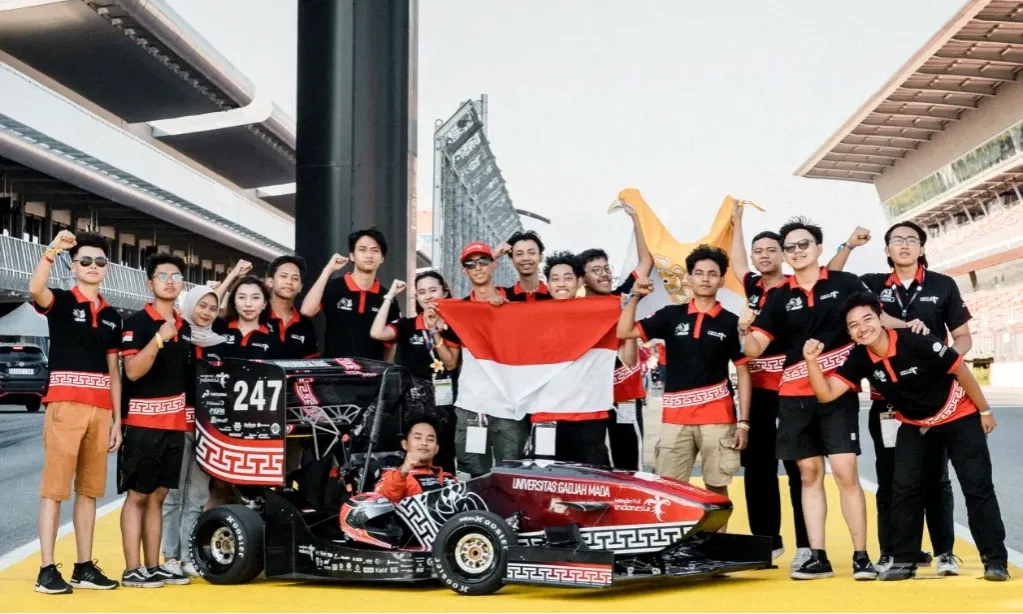 <p>Tim Bimasakti UGM Raih 7 Penghargaan Formula Student Spain 2024</p>