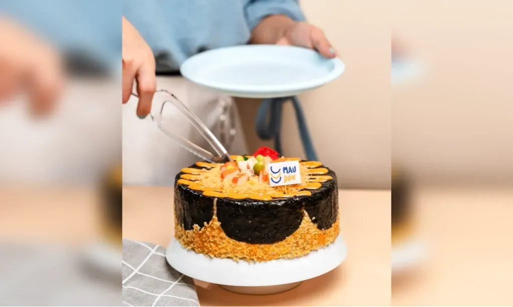 <p id="isPasted">Maudon.id, Gurihnya Cuan Bisnis Mentai Cake</p>