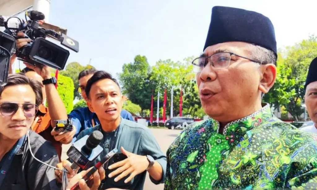 <p>Ketum PBNU temui Jokowi Bahas Konsesi Tambang Hingga Investasi IKN</p>