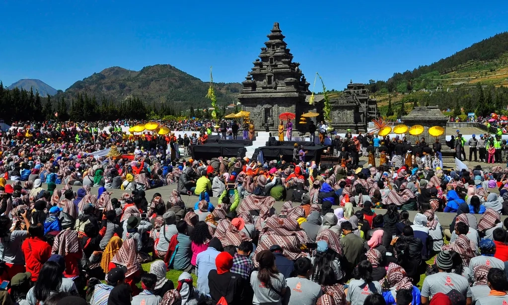 <p>Menyambut Kemeriahan Dieng Culture Festival 2024</p>