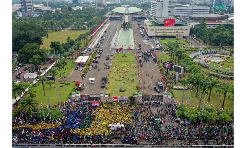 <p>DPR-Pemerintah Sepakat Jalankan Putusan MK Di Pilkada 2024</p>