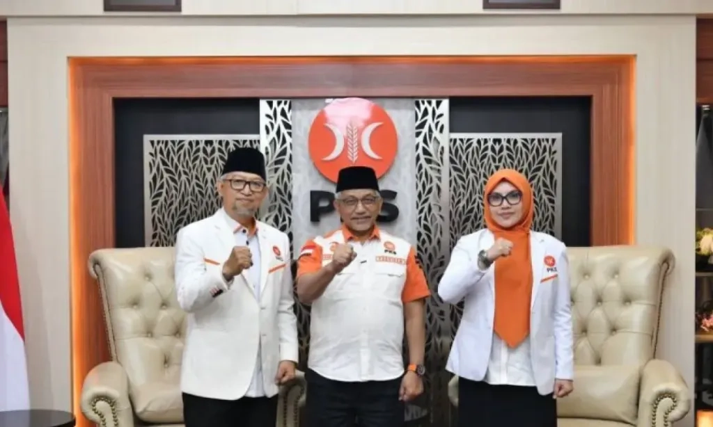 <p>PKS Cabut Dukungan Ke Riza Patria-Marshel Di Pilkada Tangsel 2024</p>