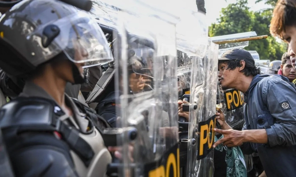 <p>Propam Polri Nilai Pengamanan Demonstrasi UU Pilkada Sesuai SOP</p>