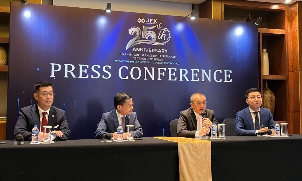 <p id="isPasted">JFX Ingatkan Calon Investor: Pahami Dulu, Baru Terjun</p>