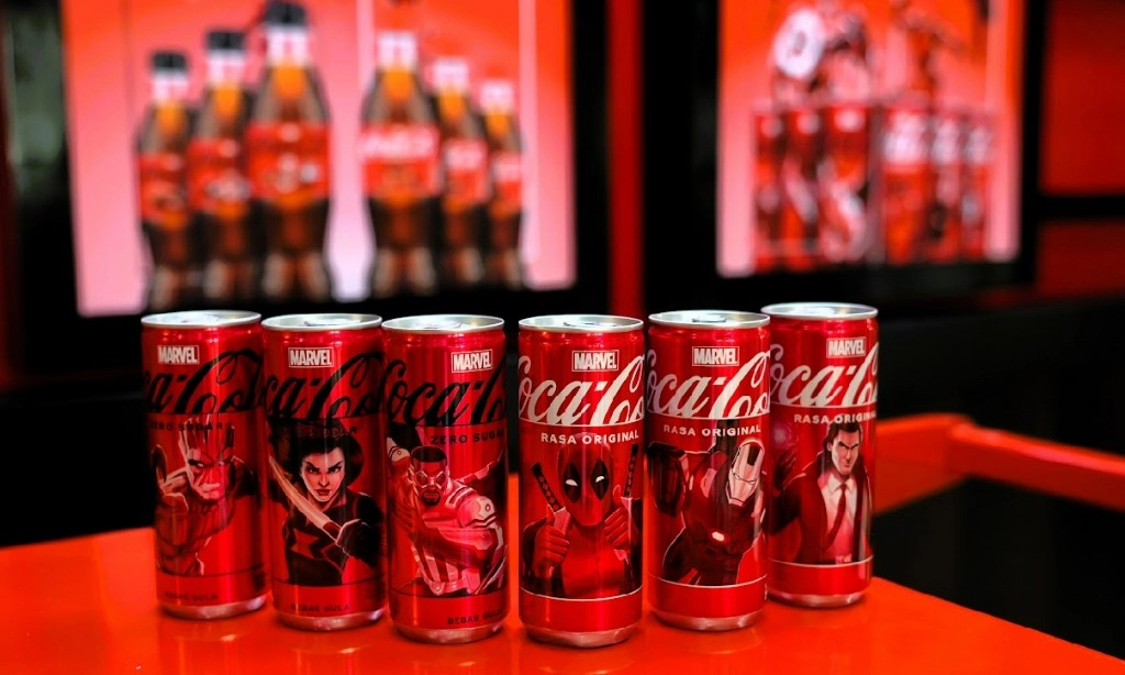 <p>&nbsp;Coca-Cola x Marvel Hadirkan Koleksi Kaleng Eksklusif</p>