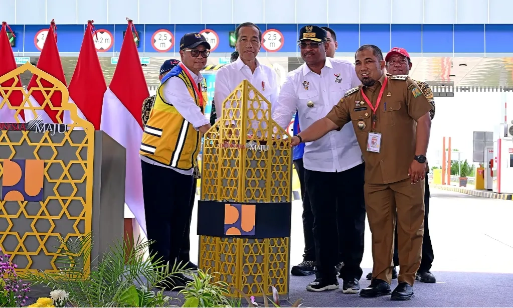 <p>Jokowi Resmikan 4 Ruas Jalan Tol Sigli-Banda Aceh Senilai Rp13,5 Triliun</p>