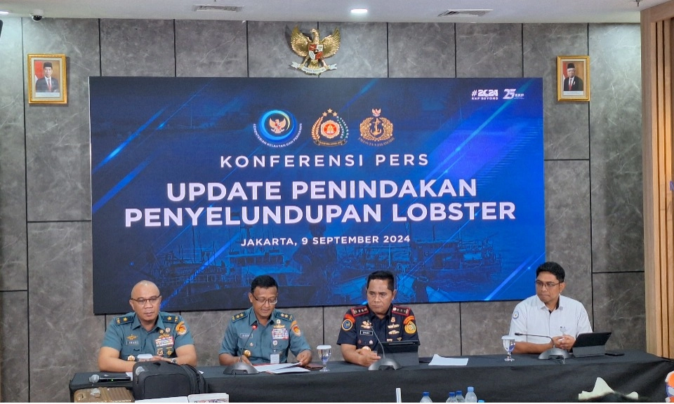 <p>KKP-TNI AL Gagalkan Selundupan Benih Bening Lobster Senilai Rp7,4 M</p>