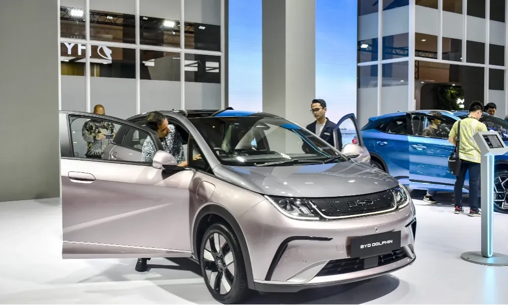 <p id="isPasted">Airlangga Klaim Perkembangan Industri dan Penjualan EV Cukup Positif</p>