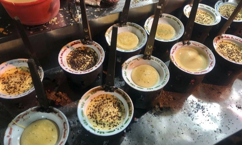 <p>Menyesap Lembutnya Martabak Piring, Kuliner Lawas Khas Medan</p>