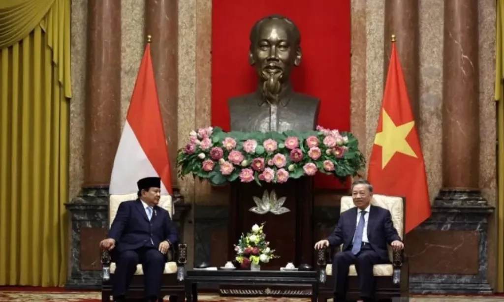 <p>Bertemu Presiden Vietnam, Prabowo Sebut RI Siap Bantu Korban Topan Yagi</p>