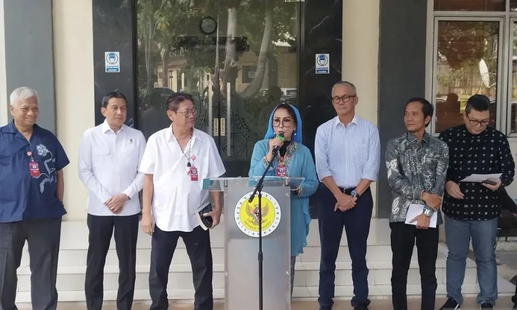 <p>12 Orang Lolos Tahap Akhir Calon Anggota Kompolnas</p>