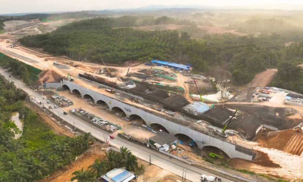 <p id="isPasted">Kementerian PUPR Selesaikan Pembangunan 7 PLBN</p>