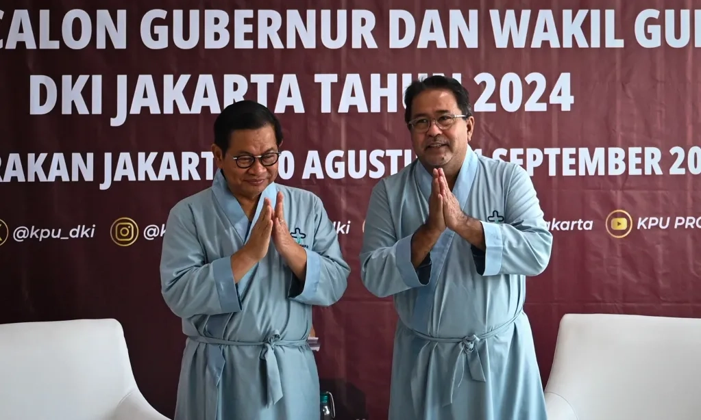 <p>Jokowi Teken Keppres Pemberhentian Pramono Anung, Praktikno Jadi Plt Seskab</p>