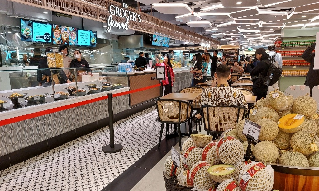 <p>TheFoodhall Gourmet Usung Konsep Nongkrong Di Supermarket Premium</p>