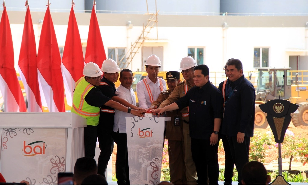 <p>Jokowi Resmikan Injeksi Bauksit Perdana Penuhi Kebutuhan Aluminium</p>