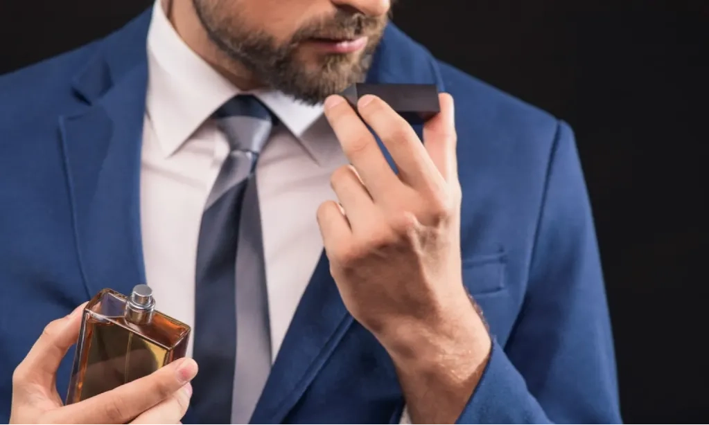 <p>Jangan Asal Semprot! Kenali Bahan-Bahan Parfum Yang Bisa Menimbulkan Reaksi Alergi</p>