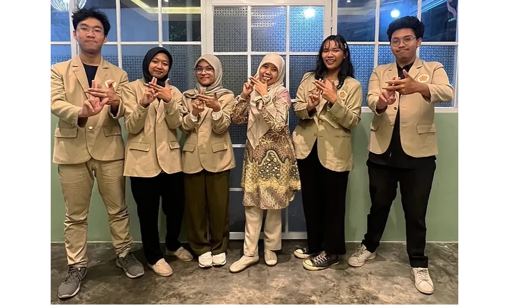 <p>Mahasiswa UGM Ciptakan Sandal Bantu Pemulihan Patah Tulang</p>