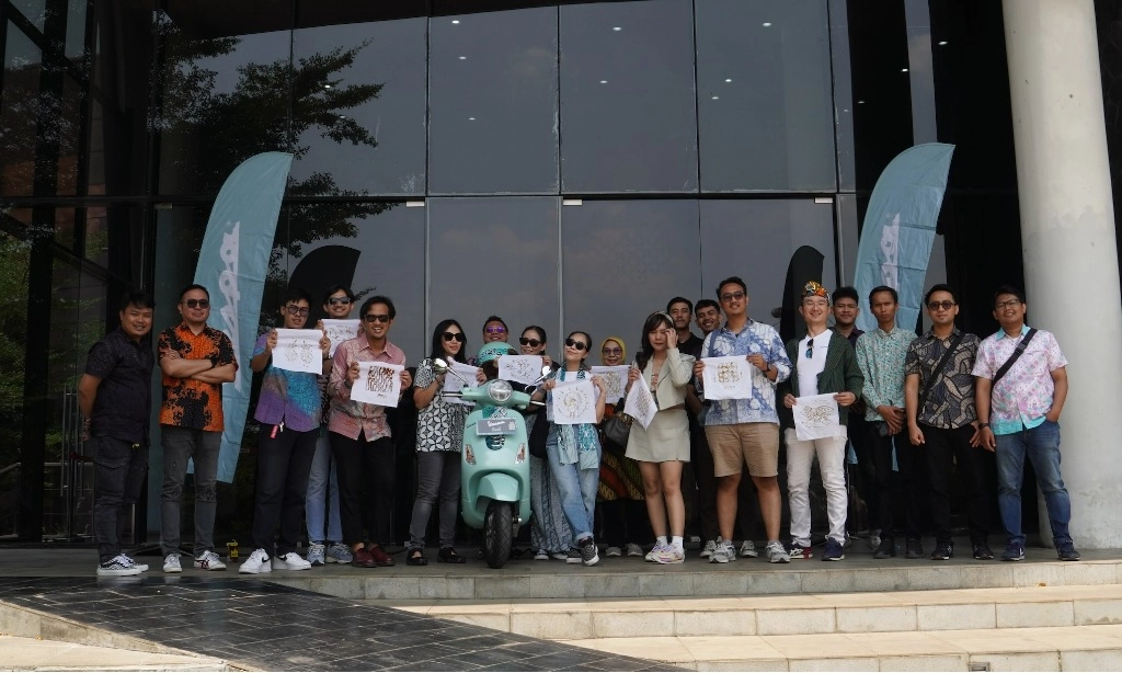 <p>Peringati Hari Batik, Pecinta Vespa <em id="isPasted">Riding</em> Dan Belajar Membatik</p>