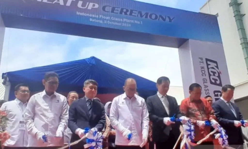 <p id="isPasted">KCC Glass Investasi Rp4 T, Mulai Produksi November 2024</p>