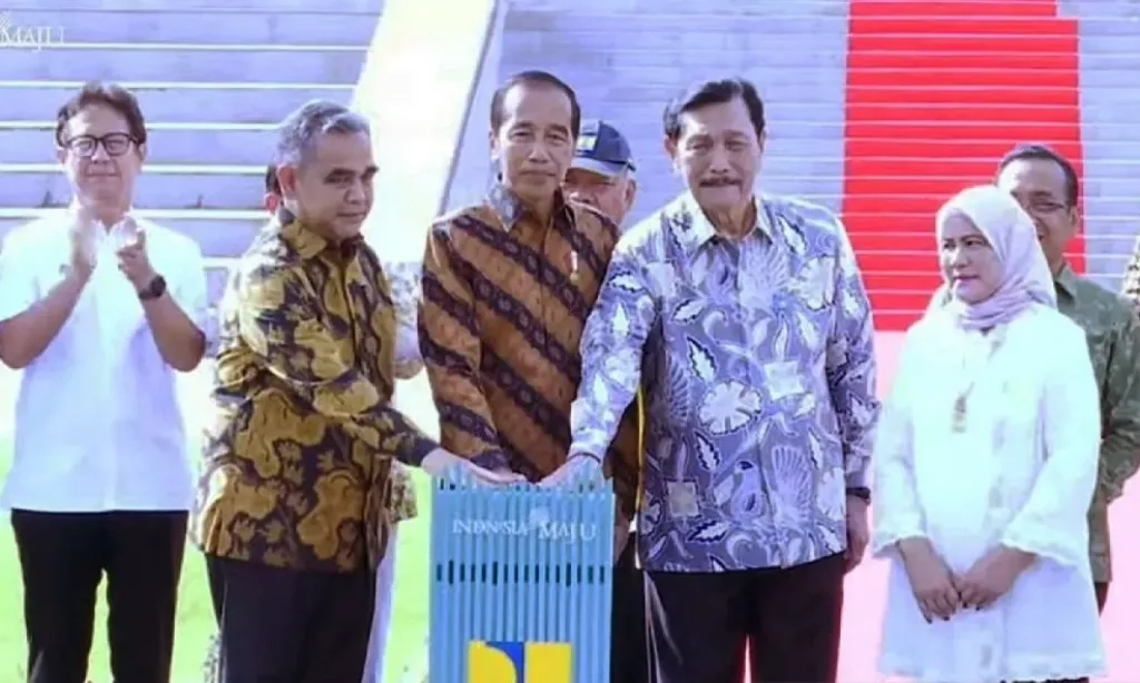 <p id="isPasted">Jokowi Resmikan Istana Negara IKN</p><p>&nbsp;</p>