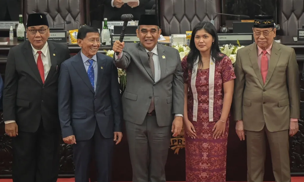 <p>MPR Undang Semua Capres dan Cawapres Pada Pelantikan Prabowo-Gibran</p>