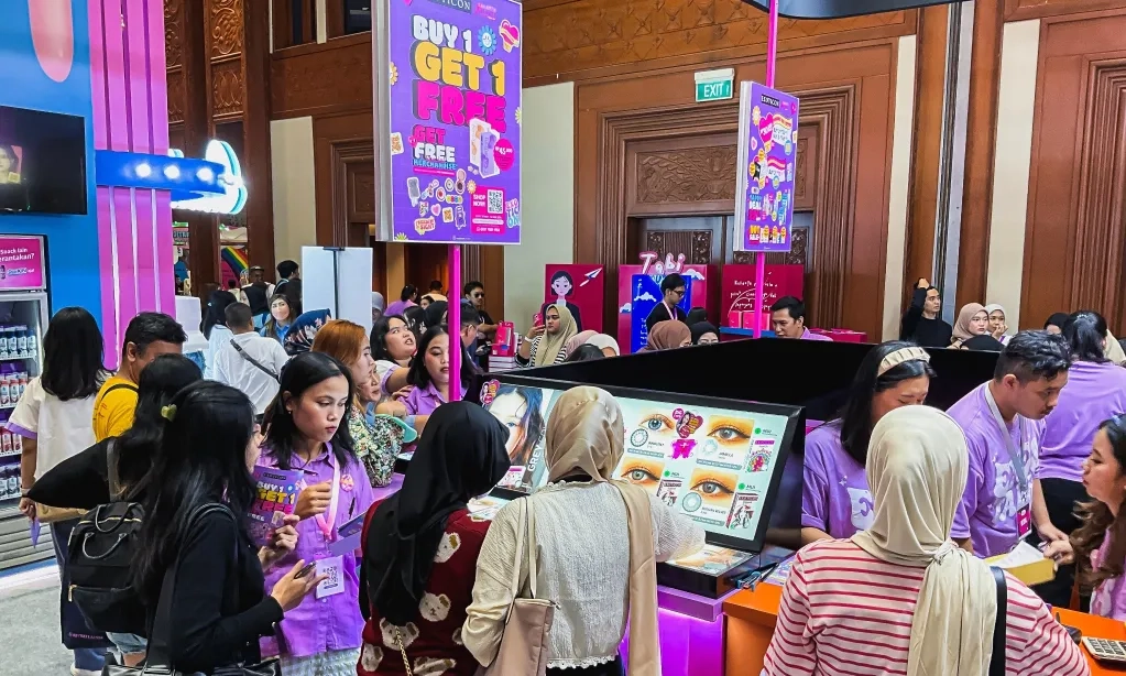 <p>FOMO: Kecemasan Yang Menggerakkan Konsumerisme Dan Globalisasi Budaya</p>