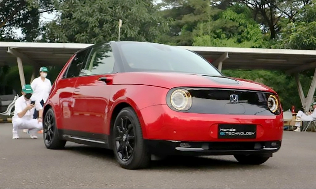 <p>Honda Kembangkan Mobil Listrik Bertransmisi Manual Dengan Pedal Kopling</p>
