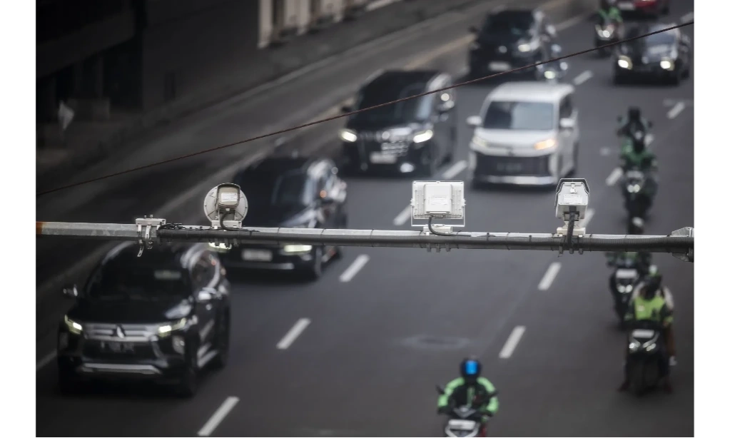 <p>STNK Diblokir Jika Abaikan Tilang Elektronik</p>