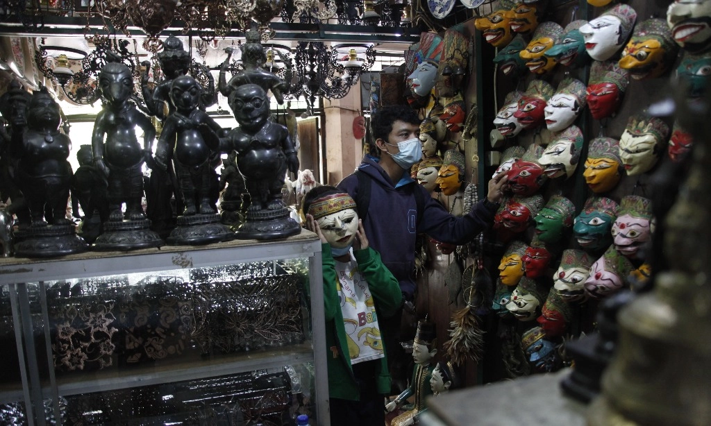 <p>Arkeolog Ingatkan Pemerintah Rangkul Antikuarian</p>