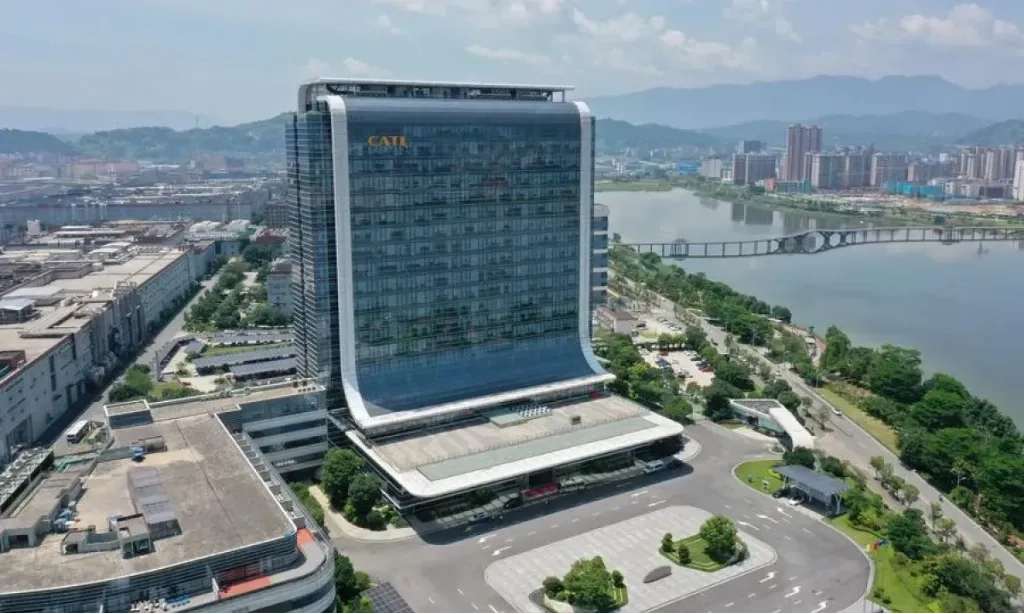 <p>CATL China Luncurkan Baterai Baru Untuk Kendaraan<em>&nbsp;Hybridgo-Green</em></p>