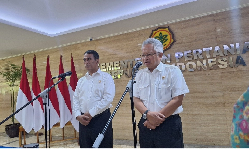 <div dir="auto" id="isPasted">Kementan, Kemendiktisaintek Dan 60 Kampus Kembangkan Benih Padi-Jagung Unggul&nbsp;</div>