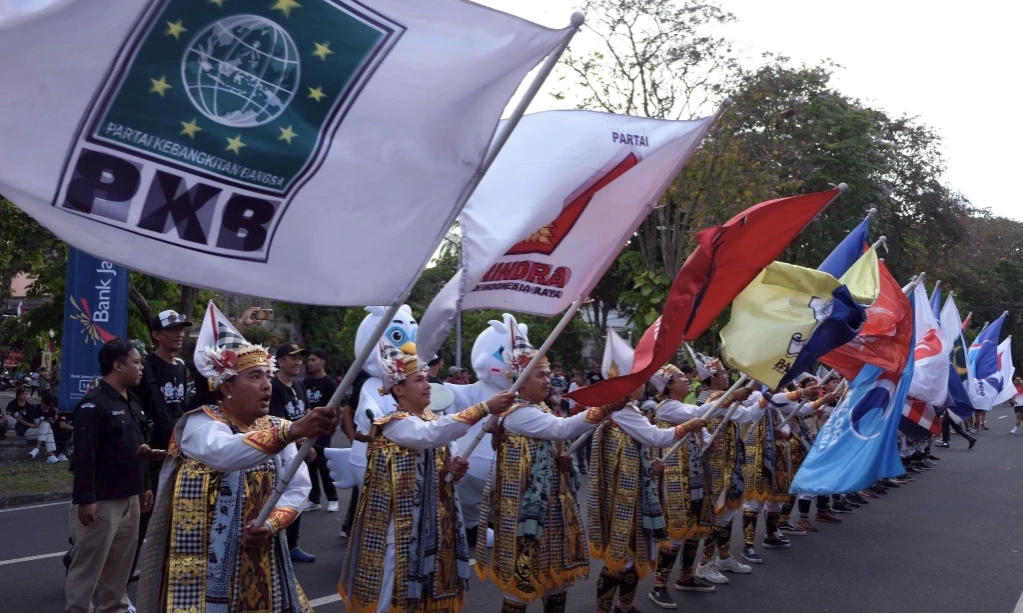 <p>Parpol Di Indonesia Tidak Konsisten Dengan Aturannya Sendiri</p>