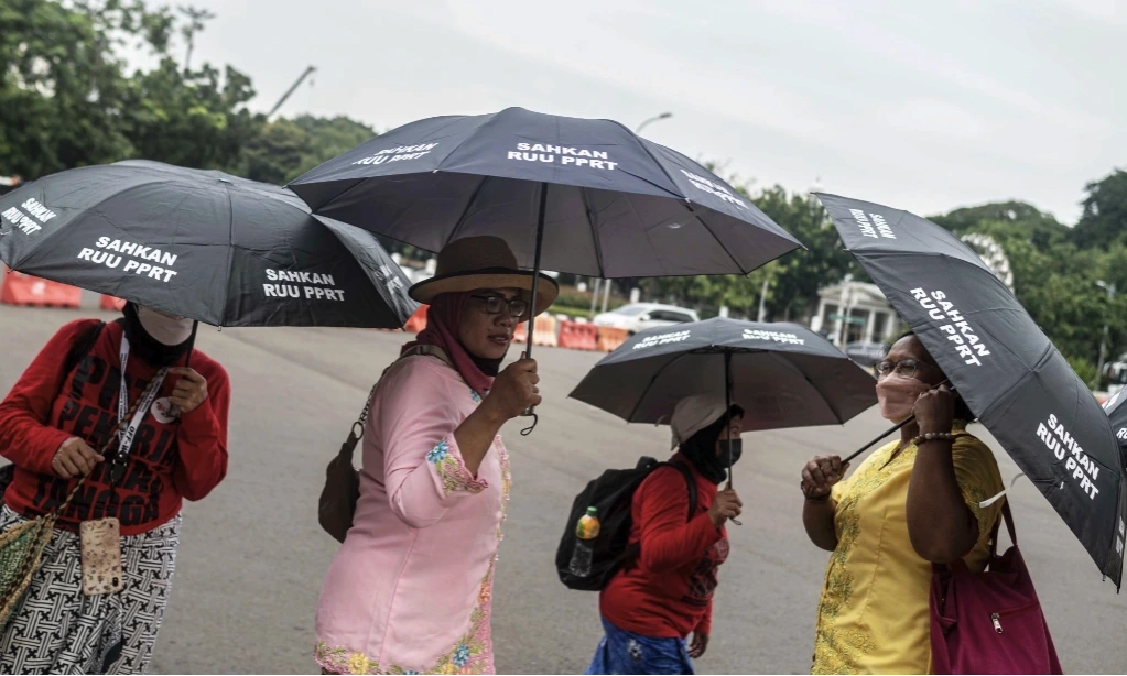 <p>DPR Didesak Segera Bahas RUU PPRT</p>