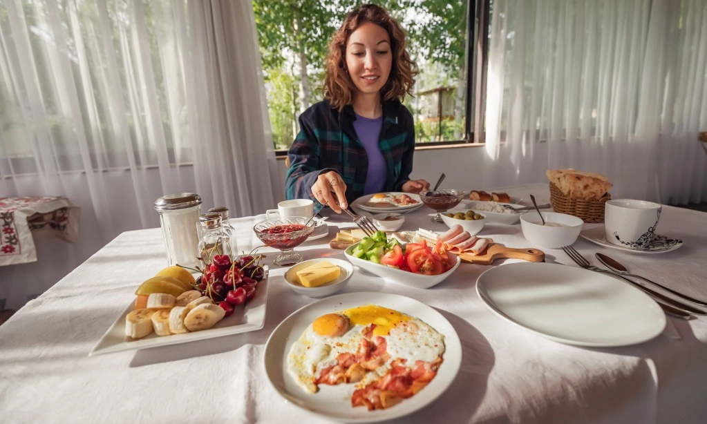 <p>Manfaat Menunda Waktu Sarapan</p>