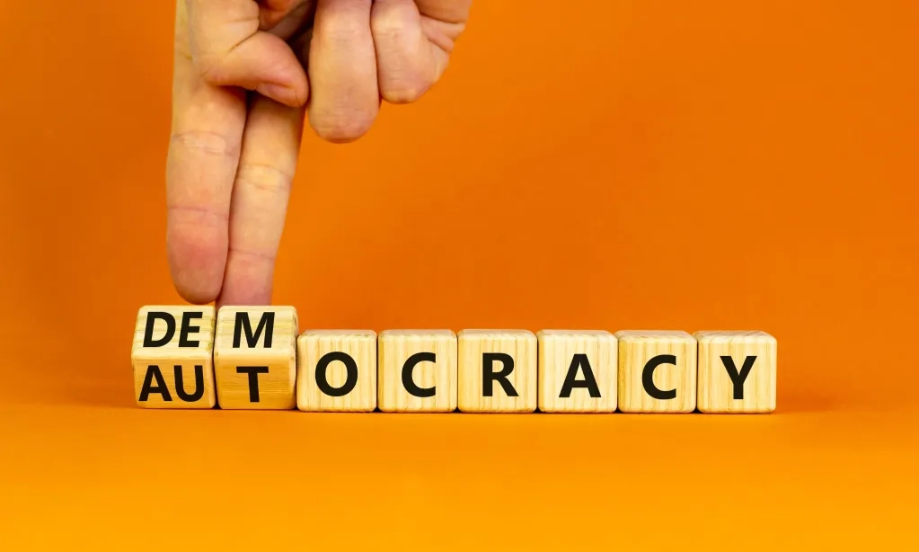 <p id="isPasted">Cerita Libido Kekuasaan Di Negeri Dongeng</p>