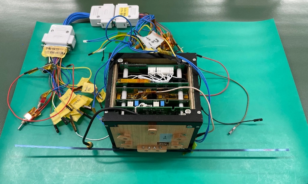 <p>LignoSat, Satelit Pertama Yang Berbahan Dasar Kayu</p>