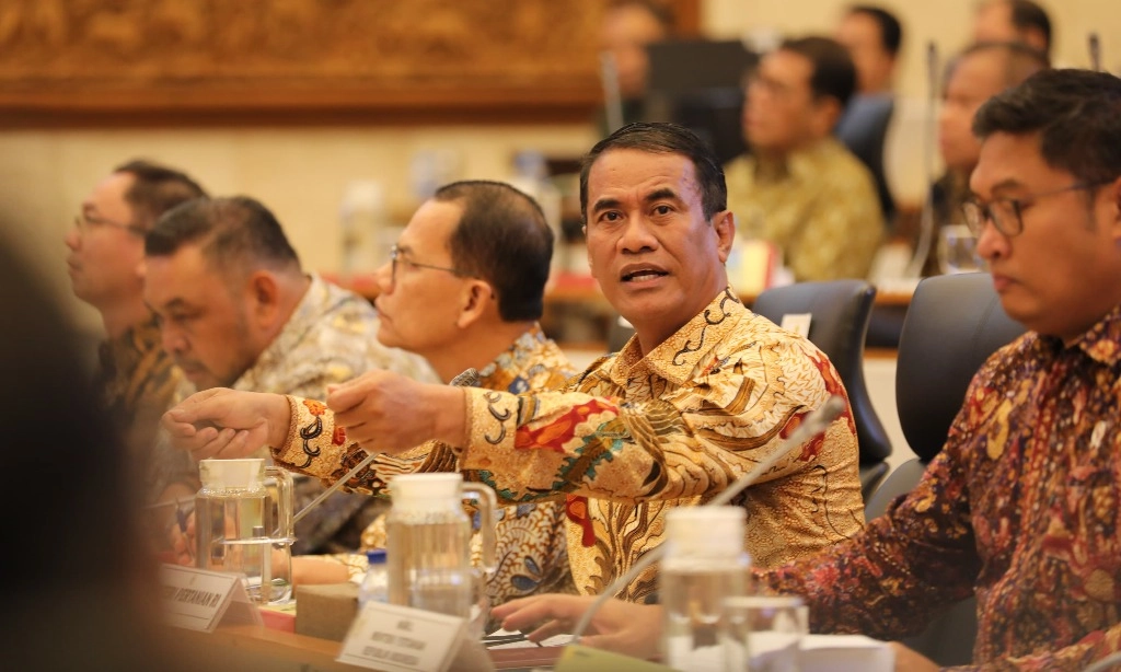 <p>Mentan: Kebijakan Pemutihan Utang Buat Petani Bahagia</p>