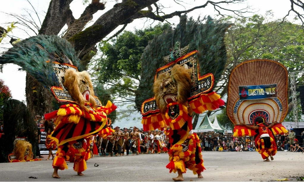 <p>Reog, Kebaya Dan Kolintang Didaftarkan Ke UNESCO</p>