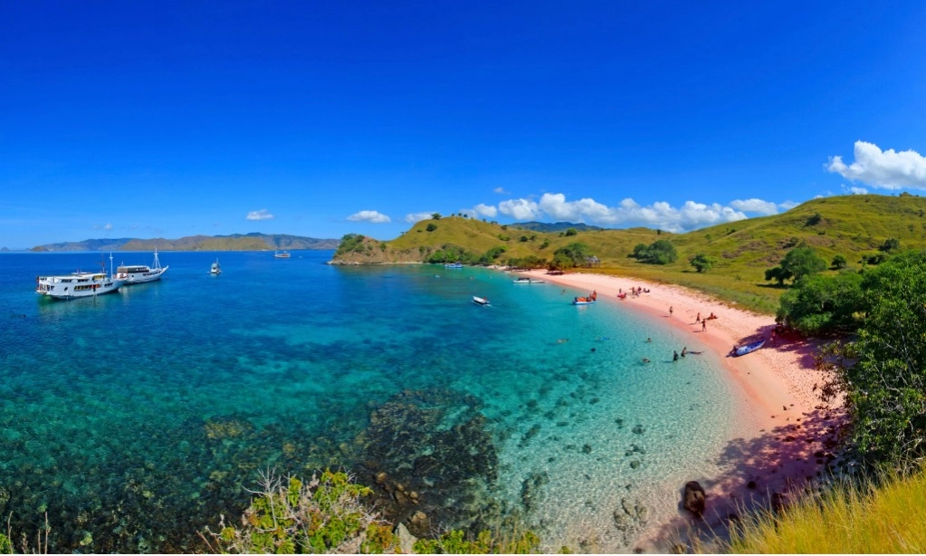 <p>Jalan-jalan Sambil Memelihara Alam Di Destinasi Ekowisata Dunia</p>