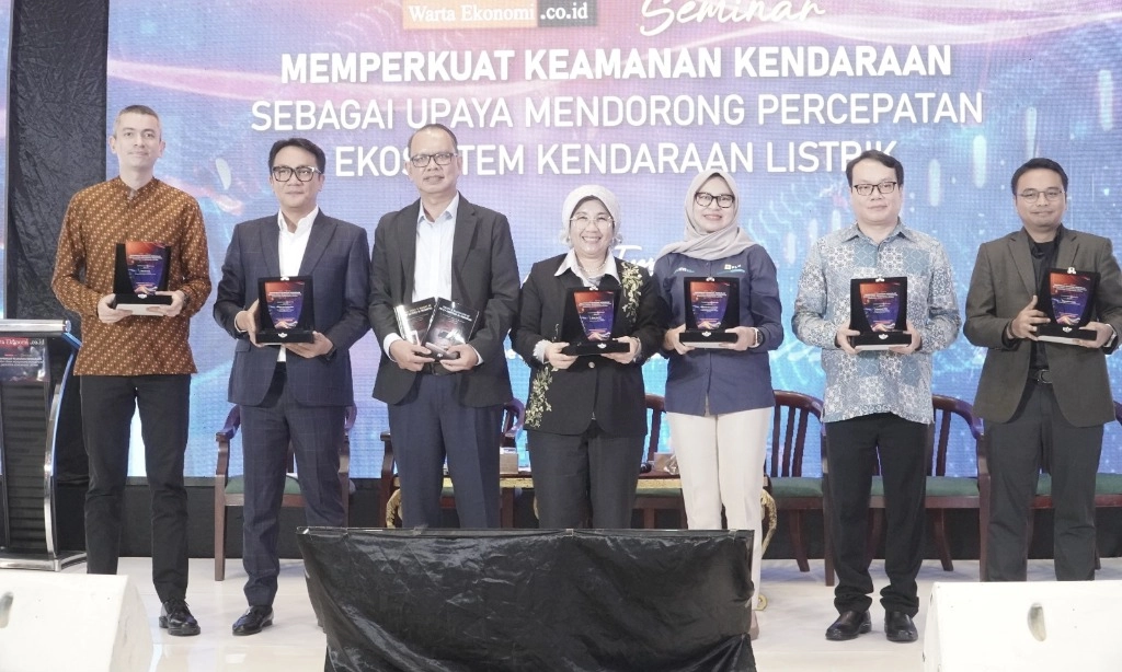 <p id="isPasted">AEML: Aspek <em>Safety</em> Pegang Peran Kunci Dalam Pembentukan Ekosistem EV</p>