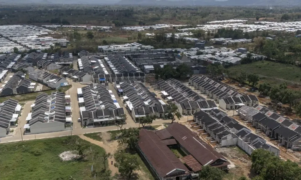 <p dir="ltr" id="isPasted">Ada Program 3 Juta Rumah, BTN Minta Jangan Bebani APBN</p>