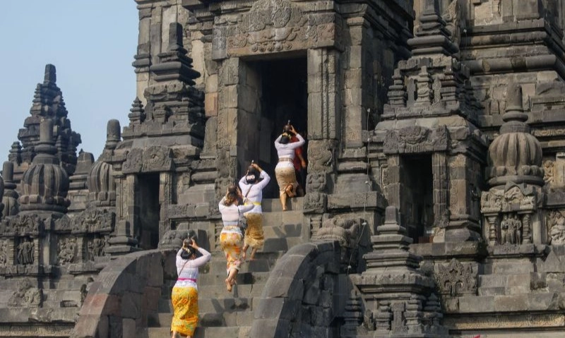 <p>Melestarikan Budaya Prambanan Lewat Ritual Abhiseka Dan Parisuda Agung</p>