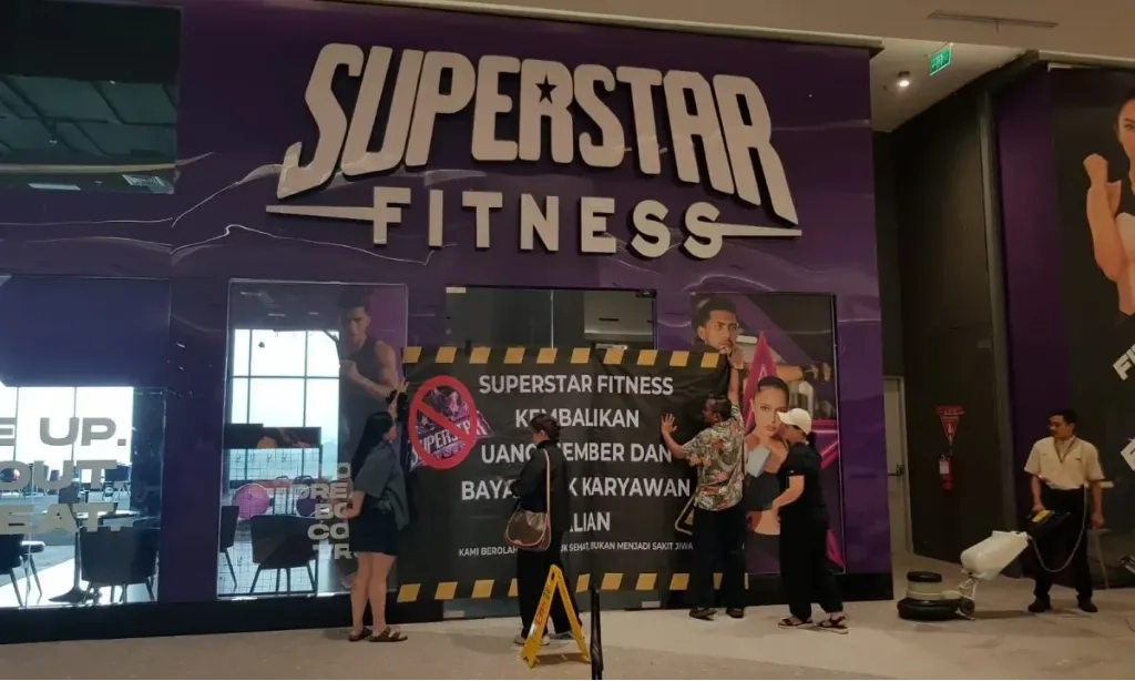 <p>Superstar Fitness Tutup Tiba-Tiba, Kerugian Ratusan Member Capai Rp4,6 Miliar</p>