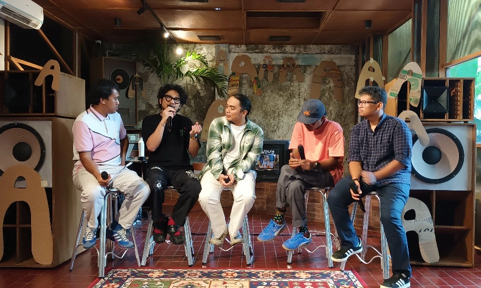 <p>Rima Raga, Gumam Lara Dan Doa Kehidupan Dipha Barus</p>