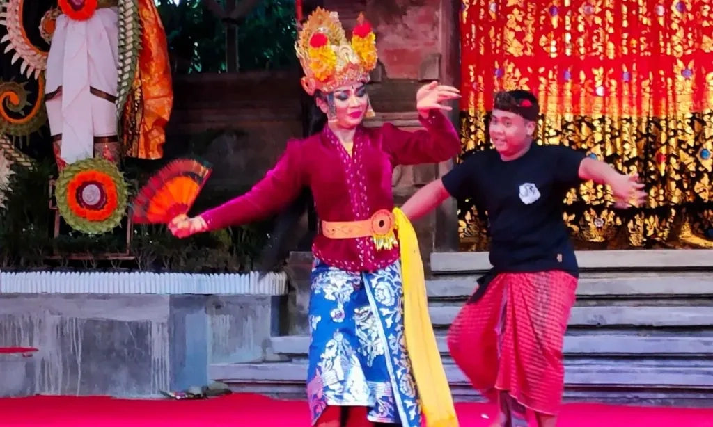 <p>Bali Terbitkan Edaran Joged Bumbung Untuk Hindari Atraksi Porno</p>