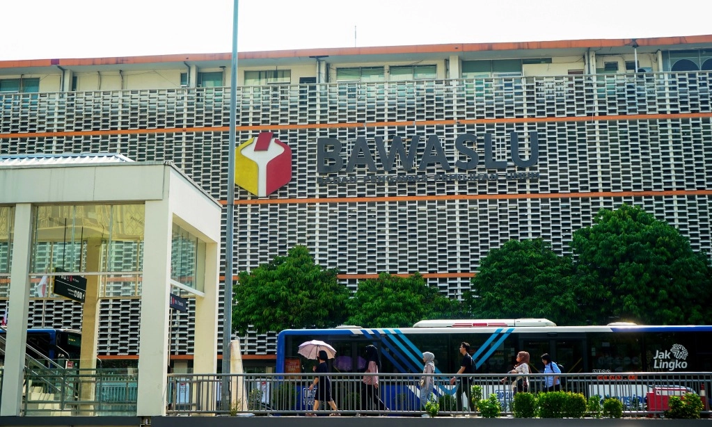 <p>Bawaslu Surati TNI-Polri Akan Netralitas di Pilkada</p>